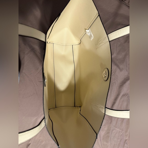 Kenneth Cole Reaction Tote - Picture 2 of 5